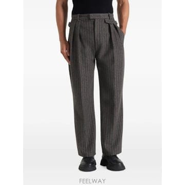 26 FW Maniere De Voir 피에르 인 그레이 트윈 플리츠 울 핀스트라이프 팬츠 MAN35601