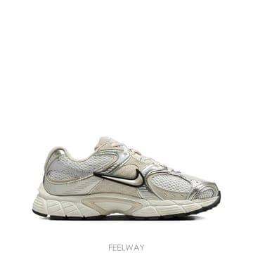 26 FW 나이키 V5 RNR 스니커즈 HQ7901 TP459754911