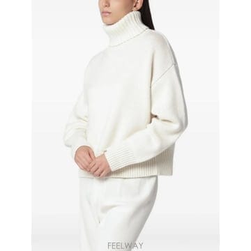 | Other Brand | 26 FW �ͽ�Ʈ�� ĳ�ù̾� chunky knit cropped sweater 43403501WSCR TP426 FW �ͽ�Ʈ�� ĳ�ù̾� chunky knit cropped sweater 43