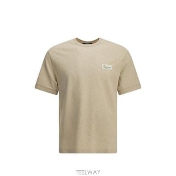 Jacquemus 26 FW ��ũ���� logo patch T shirt TSU00329AJ00327 TP45979030526 FW ��ũ���� logo patch T shirt TSU00329AJ00327 TP45