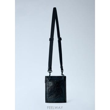 26 F/W 발렌시아가 익스플로러 파우치 WITH 스트랩 655982 B0112498768