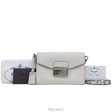 PRADA [�߰���ǰ] ����� ���ǾƳ� �̴� ũ�ν��� ȭ��Ʈ BT1037[�߰���ǰ] ����� ���ǾƳ� �̴� ũ�ν��� ȭ��Ʈ BT1037