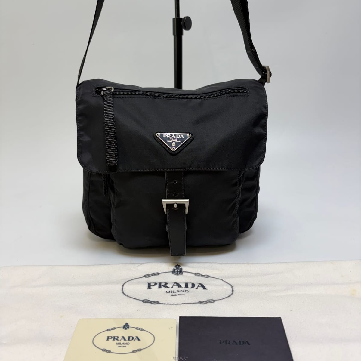 PRADA ����� ���Ϸ� �޽����� ������� ũ�ν��� (���ñ�, Ǯ����)����� ���Ϸ� �޽����� ������� ũ�ν��� (���ñ�, Ǯ��