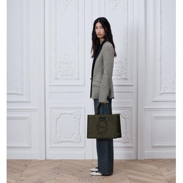 오늘출발/퀵 디올 북 토트 스트랩 백 미디엄