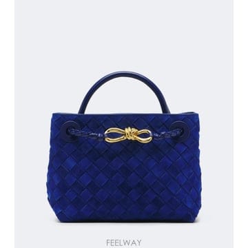 국내출고 Bottega Veneta Andiamo 인트레치아토 미니 스웨이드 탑 핸들 백
