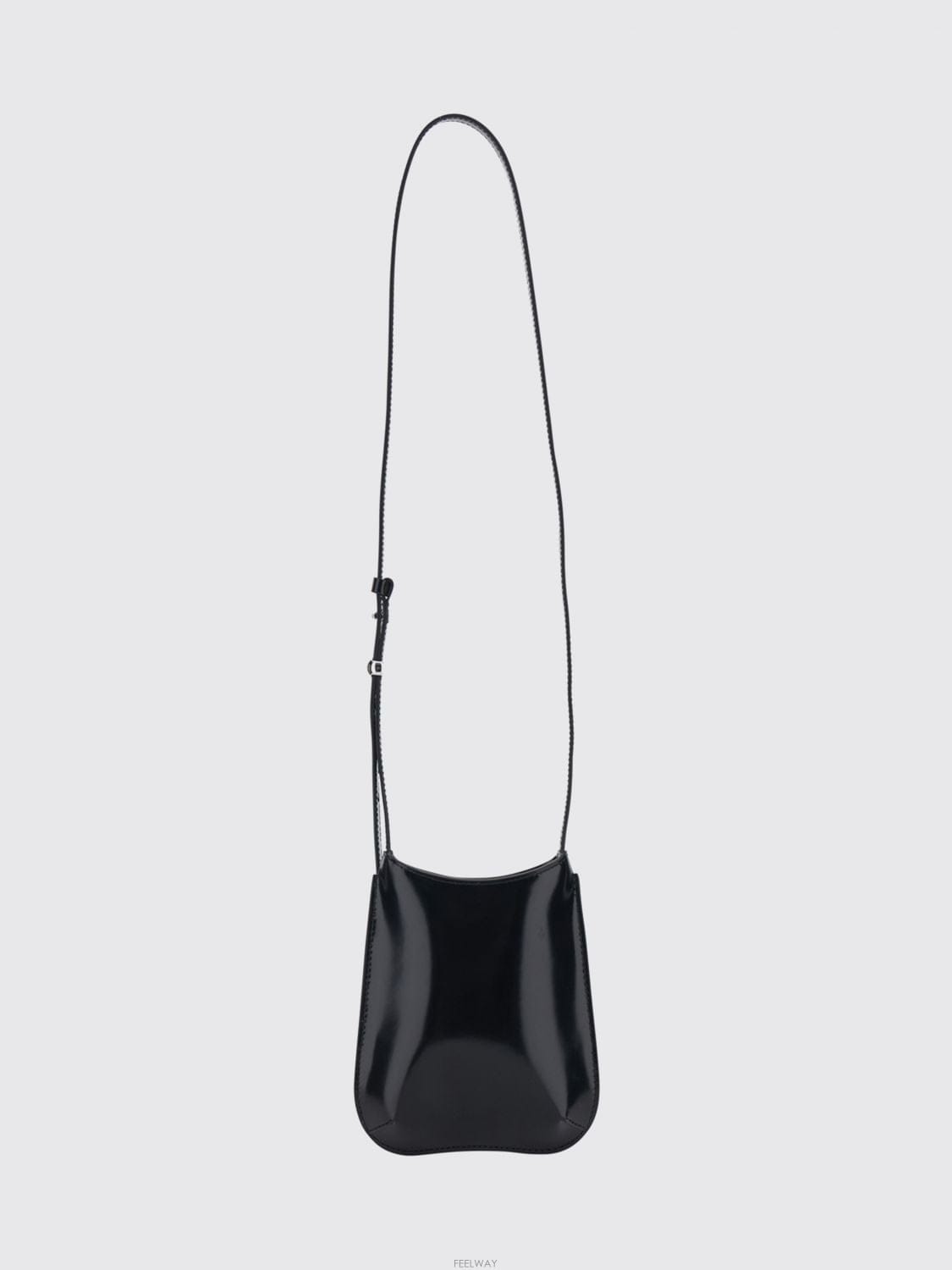 Jacquemus [A6] ��ũ���� SLU00375AC18A01 ���� ũ�ν��� SLU00375AC18A01-990[A6] ��ũ���� SLU00375AC18A01 ���� ũ�ν��� SLU00375AC