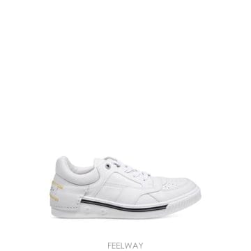 FENDI 26FW ��� ����Ŀ�� 86P 7E1958 F1XJI WHITE26FW ��� ����Ŀ�� 86P 7E1958 F1XJI WHITE