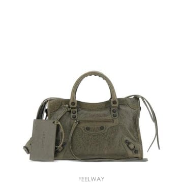 Balenciaga 26FW �߷��þư� �� ��Ƽ �� ���� 865762 2ACFH 3258 GREEN26FW �߷��þư� �� ��Ƽ �� ���� 865762 2ACFH 3258 GREE