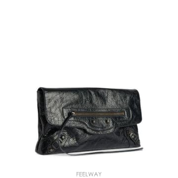 Balenciaga 26FW �߷��þư� �� ��Ƽ Ŭ��ġ 873386 2ABEK 1000 BLACK26FW �߷��þư� �� ��Ƽ Ŭ��ġ 873386 2ABEK 1000 BLACK