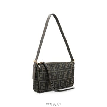 FENDI 26FW ��� ��Ʈ�� B17A 8BS123 F14YN BROWN26FW ��� ��Ʈ�� B17A 8BS123 F14YN BROWN