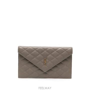 Saint Laurent 26FW ���ζ� Ŭ��ġ �Ŀ�ġ 869533 AAGOZ 1799 BROWN26FW ���ζ� Ŭ��ġ �Ŀ�ġ 869533 AAGOZ 1799 BROWN