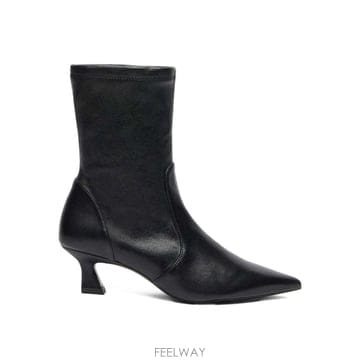 26FW 스튜어트와이츠먼 앵클 부츠 Vinnie Bootie SM579BLACK TP582175740