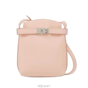 Ferragamo 26 FW ��󰡸� ��� ���� ����Ʈ�� Ȧ�� 770894 TP44557549226 FW ��󰡸� ��� ���� ����Ʈ�� Ȧ�� 770894 TP445575