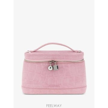 Jacquemus 26 FW ��ũ���� �� ��Ƽ ����Ƽ ũ��Ŀ���� ����Ʈ ��Ʈ �� 26HBAW00479AC07 TP458909726 FW ��ũ���� �� ��Ƽ ����Ƽ ũ��Ŀ���� ����Ʈ ��Ʈ 