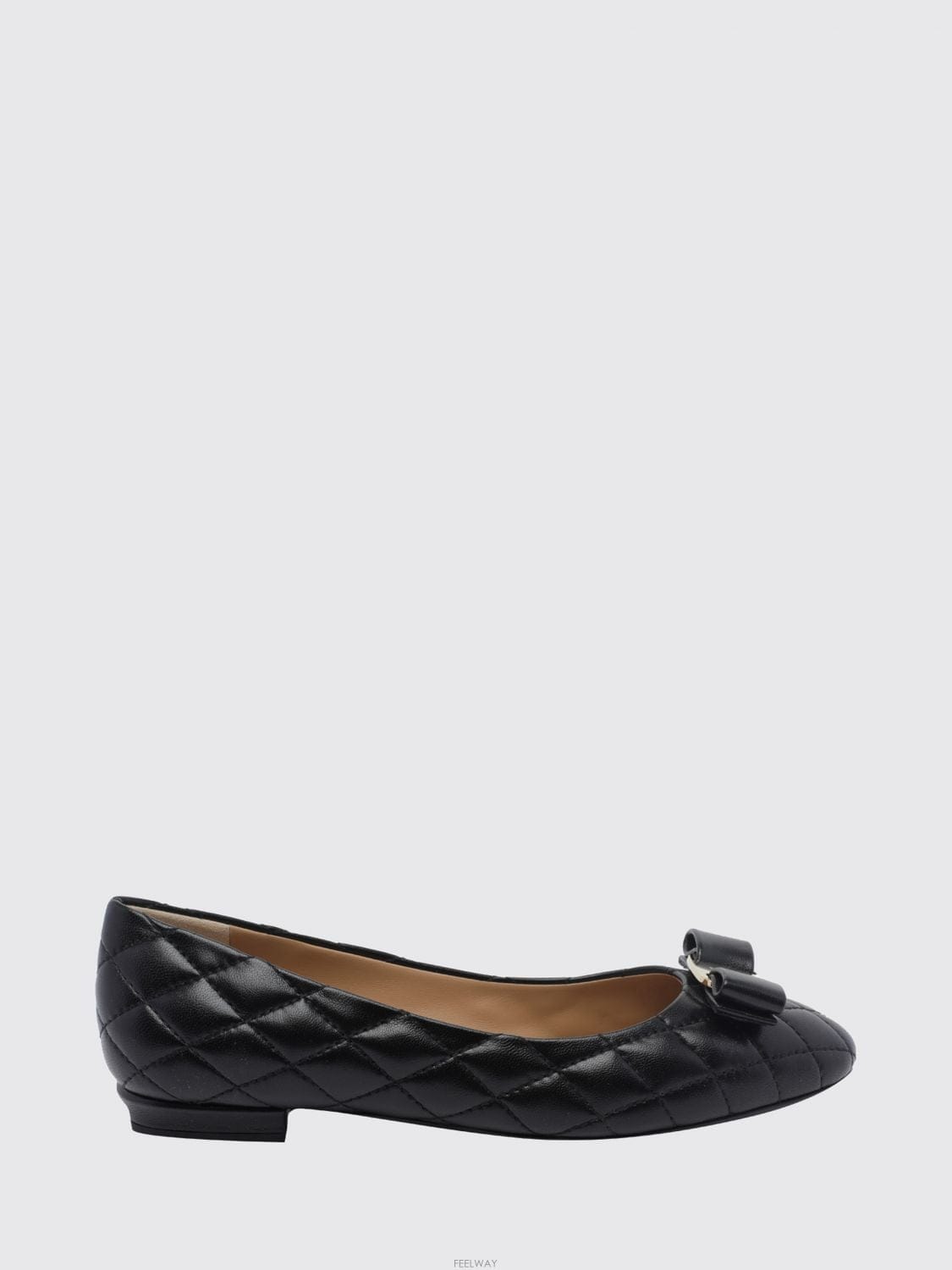 Ferragamo [A6] ��󰡸� 01M456 ���� �÷� 01M456-798498-NERO/BISCOTTO[A6] ��󰡸� 01M456 ���� �÷� 01M456-798498-NERO/BISC