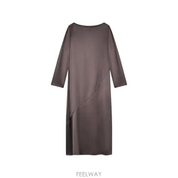 Armani 26 FW �Ƹ����� �缱 ������ �̵� �巹�� EW003622AF21547 TP45979471126 FW �Ƹ����� �缱 ������ �̵� �巹�� EW003622AF21547
