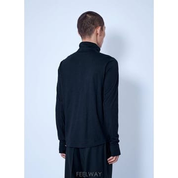 26 F/W 몽클레어 니트 하프지퍼 폴로 넥 L2097 8G00008 B0112500888