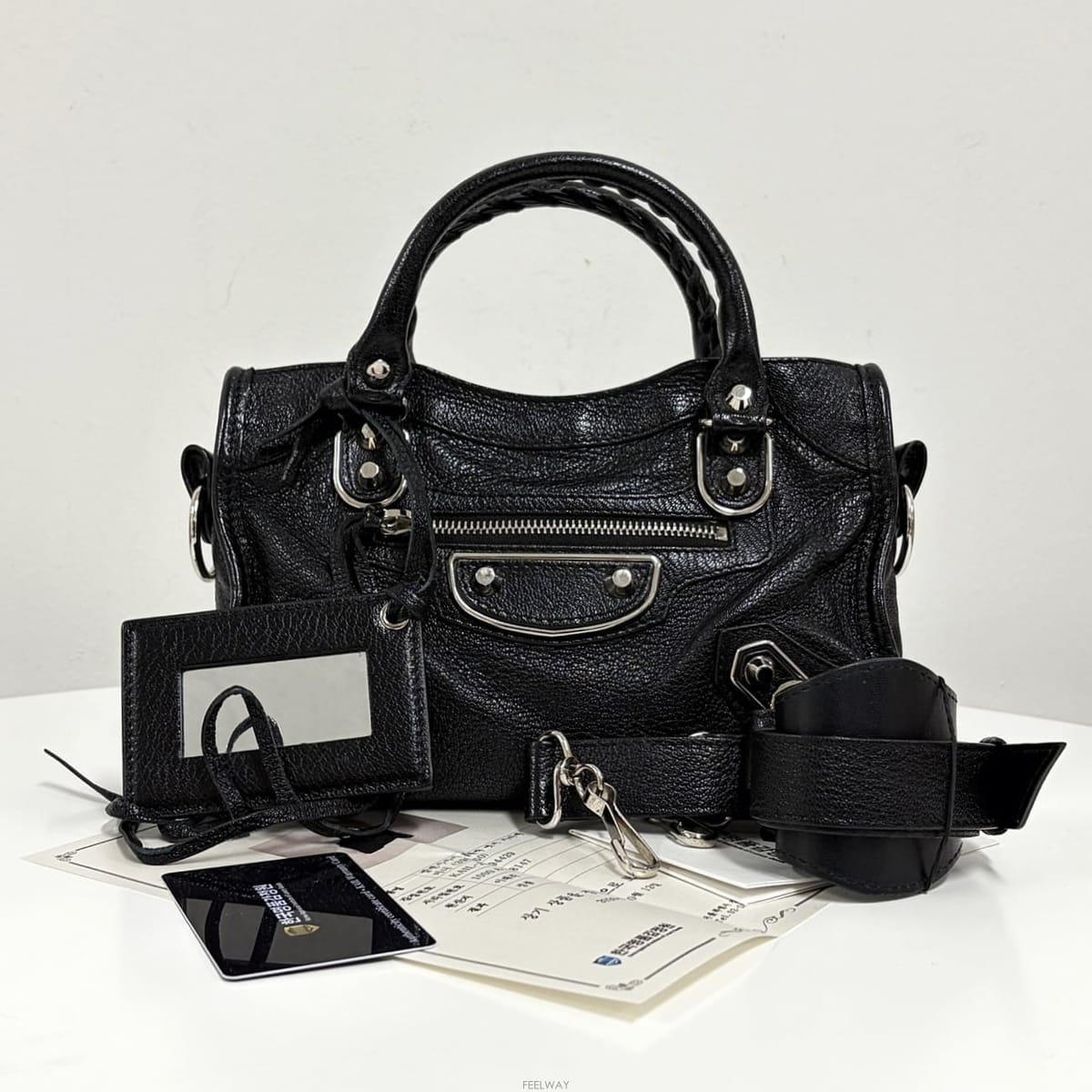 Balenciaga [�����Ϸ�] �߷��þư� ��Ż�� ���� ��Ƽ�� �̴� ���� (390160)[�����Ϸ�] �߷��þư� ��Ż�� ���� ��Ƽ�� �̴� ���� (39