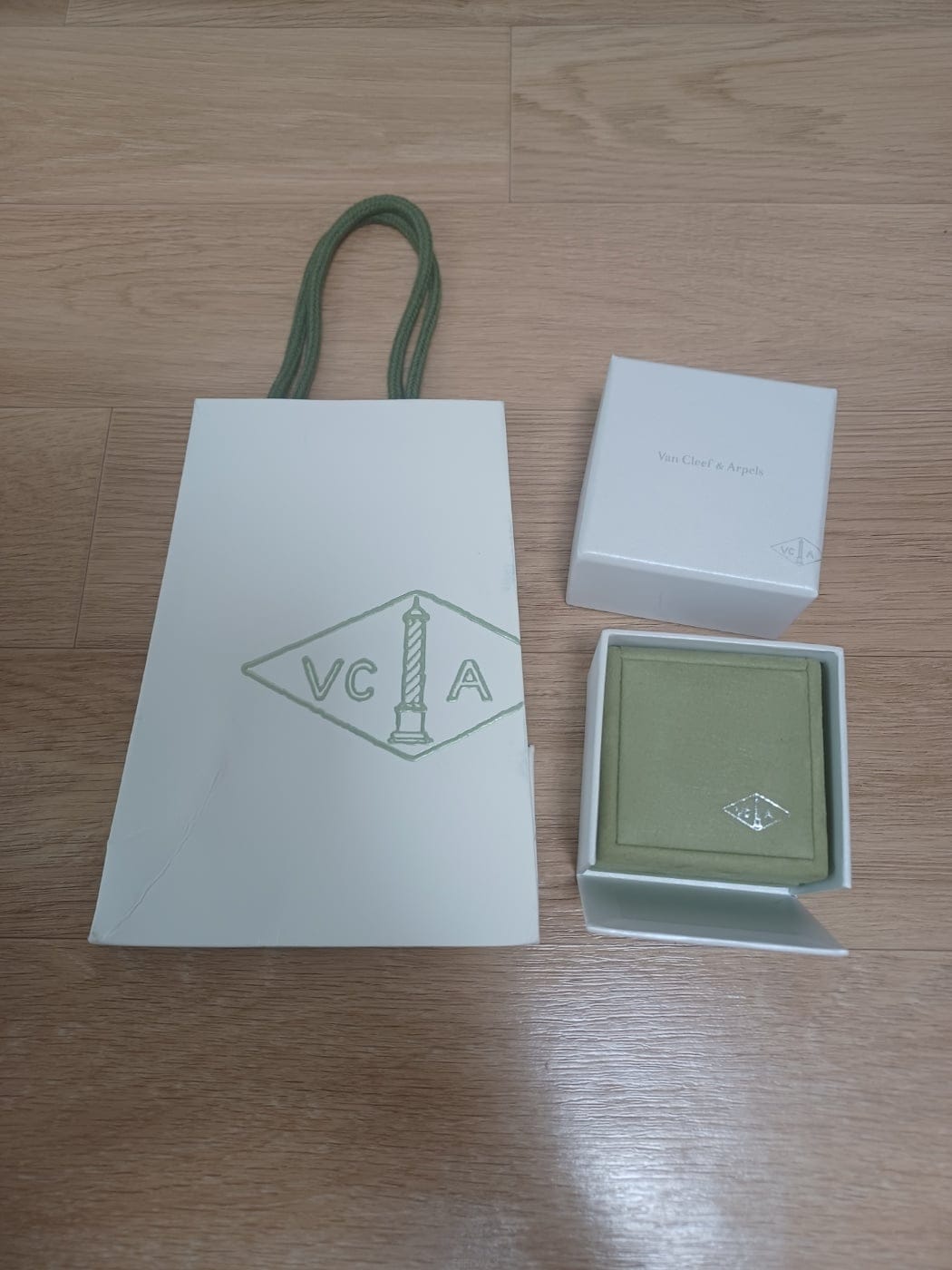 Van Cleef & Arpels ��Ŭ���� ���� ���� ���̽�, ����, ���ι��Ŭ���� ���� ���� ���̽�, ����, ���ι�