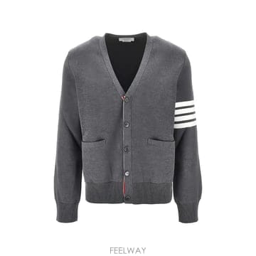 Thom Browne ���Ϲ�� ����� V�� ��ư ũ������ ����Ǵ��Ϲ�� ����� V�� ��ư ũ������ �����