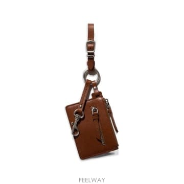 Miu Miu ���Ϲ�� �̿�̿� ���� Ű�� �����Ϲ�� �̿�̿� ���� Ű�� ��