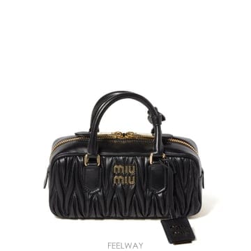 Miu Miu ���Ϲ�� �̿�̿� �Ƹ�ī�� ��Ʋ�� ���� ���� ����Ϲ�� �̿�̿� �Ƹ�ī�� ��Ʋ�� ���� ���� ��