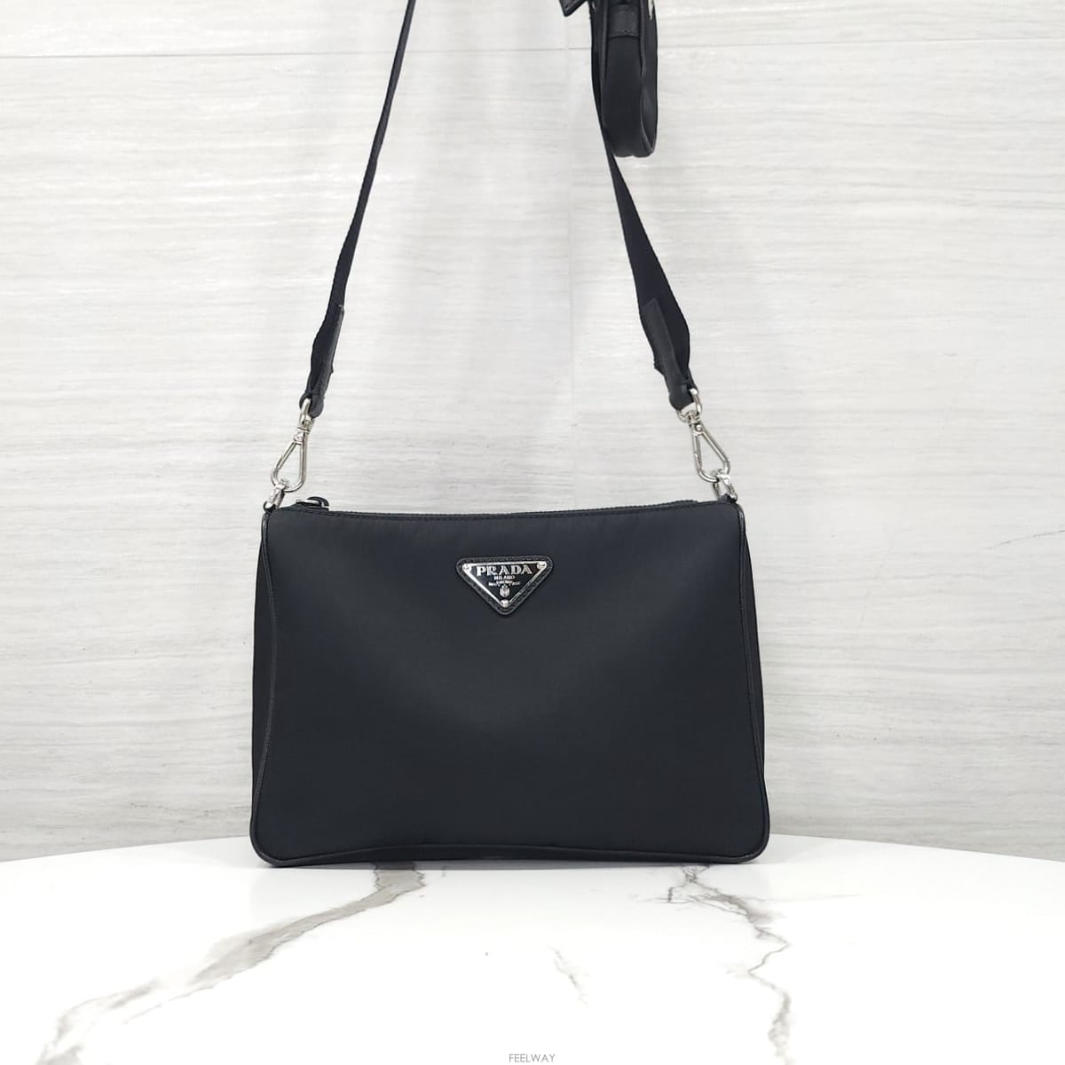 PRADA [������] ����� �ﰢ�ΰ� ���Ϸ� �Ŀ�ġ ũ�ν��� 2VH113[������] ����� �ﰢ�ΰ� ���Ϸ� �Ŀ�ġ ũ�ν��� 2VH113