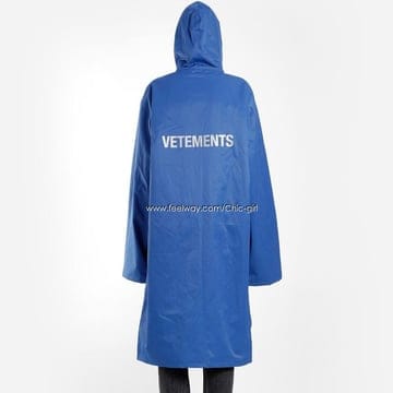 (당일배송) VETEMENTS 베트멍 블루 로고 바람막이 레인코트