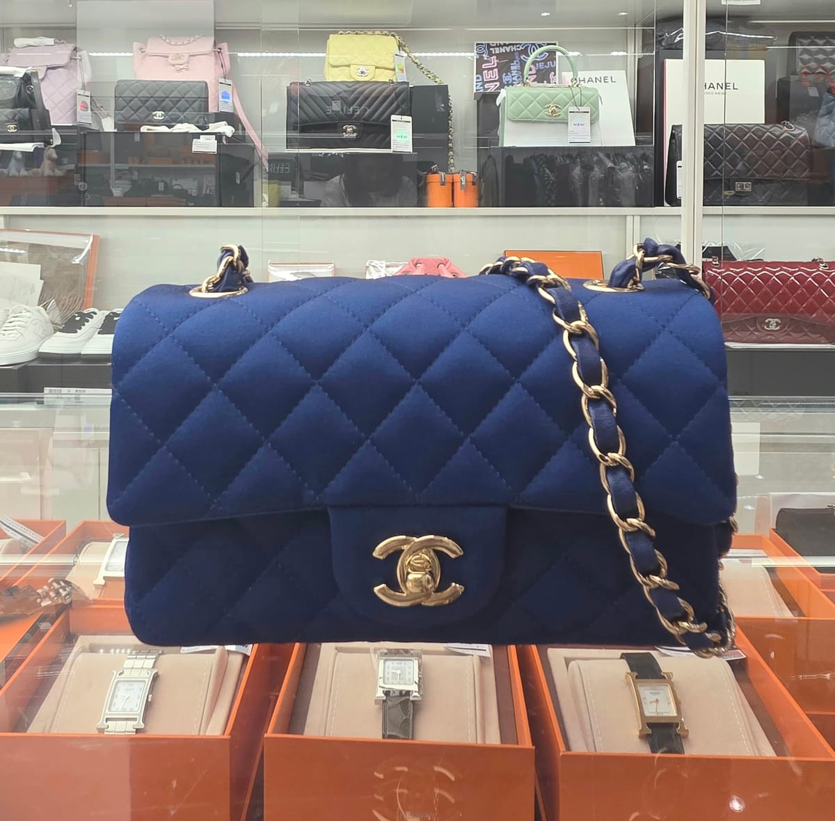 CHANEL ����  Ŭ���� ���̴� ����Ĩ ���̺� ��ƾ �������  Ŭ���� ���̴� ����Ĩ ���̺� ��ƾ ����