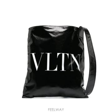 Valentino 23FW �߷�Ƽ�� ���� �ڵ�� YB0B99MWL0NI TP57819124623FW �߷�Ƽ�� ���� �ڵ�� YB0B99MWL0NI TP578191246