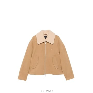 26 FW 아르마니 로고 자수 시어링 칼라 재킷 EM006727AF27996 TP459882048