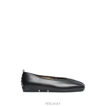26 FW 아쉬 브리즈 퍼 라이닝 스터드 레더 발레리나 플랫 슈즈 BREEZEFUR TP459880515