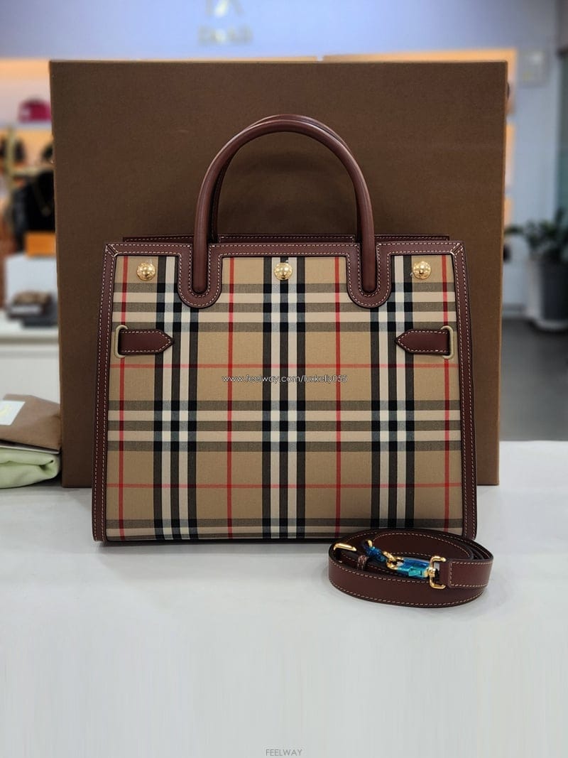Burberry ������ ��Ƽ�� üũ Ÿ��Ʋ ���� ����� 80252741������ ��Ƽ�� üũ Ÿ��Ʋ ���� ����� 80252741