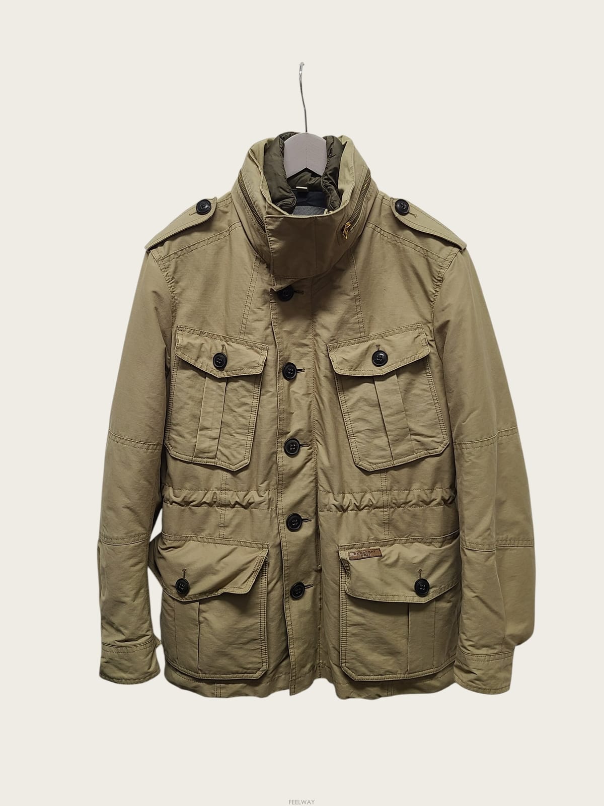 Burberry [�߰���ǰ/���̽���] M / ������ ������ �ĵ� ��ư �߻� ����[�߰���ǰ/���̽���] M / ������ ������ �ĵ� ��ư �߻� 