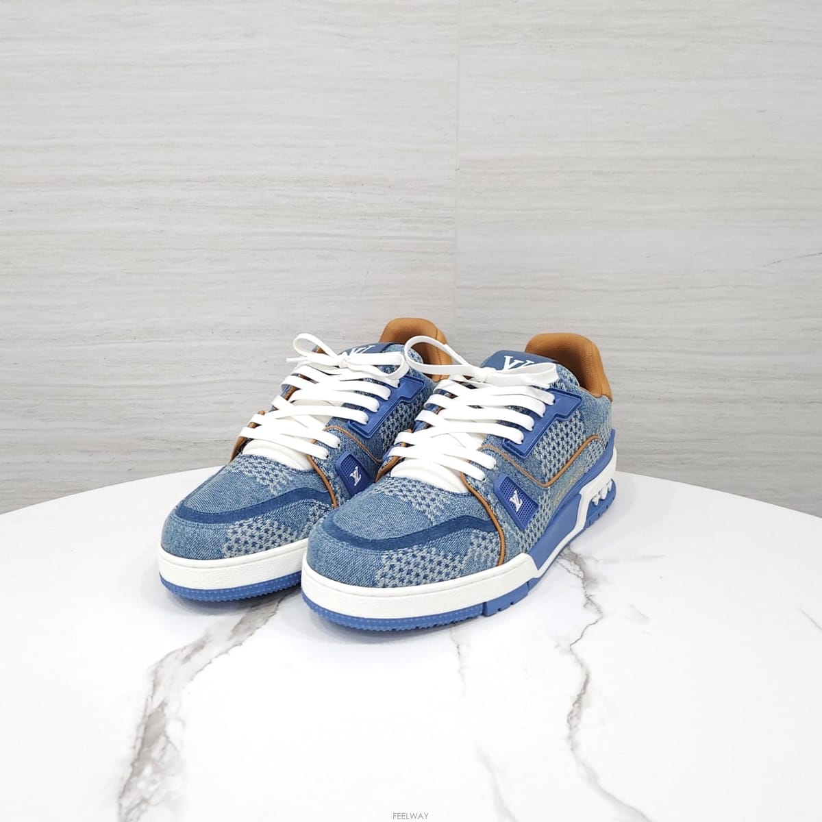 Louis Vuitton [������] (����ǰ) 7 / ���̺��� LV ���� Ʈ���̳� ����Ŀ�� 1AD6DM[������] (����ǰ) 7 / ���̺��� LV ���� Ʈ���̳� ����Ŀ