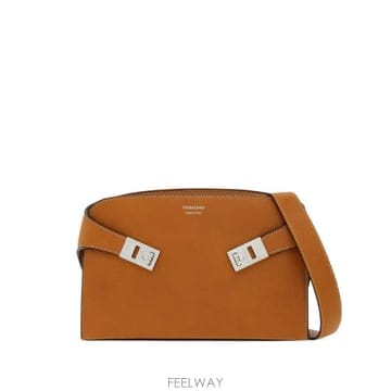 Ferragamo ���Ϲ�� ��󰡸� ��� �޽��� �� S���Ϲ�� ��󰡸� ��� �޽��� �� S