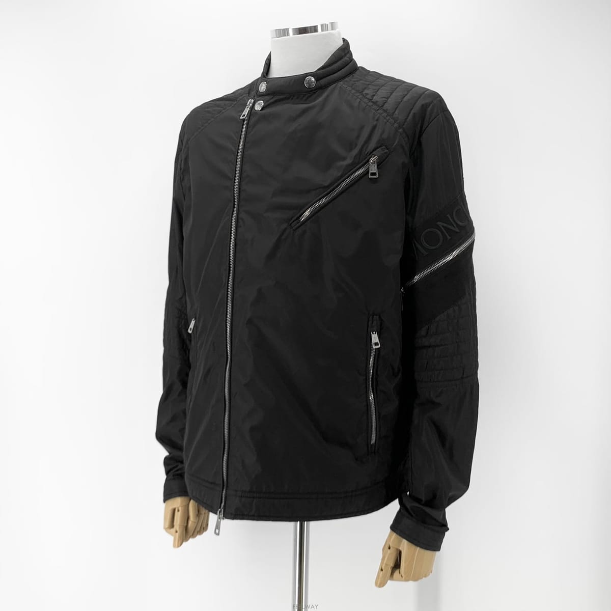 Moncler ��Ŭ���� ��Ŭ���� ���� ���̴� �ٶ����� ���ϸ�Ŭ���� ��Ŭ���� ���� ���̴� �ٶ����� ����