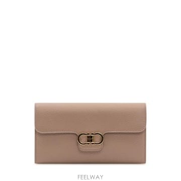 Ferragamo 26FW ����䷹ ��󰡸� ��ġ�� ü�� ������ 220981 796605 WARM TAUPE NEW OLIVE26FW ����䷹ ��󰡸� ��ġ�� ü�� ������ 220981 79660