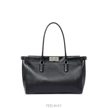 FENDI 26FW ��� ��Ʈ�� 8BN380 B1E3 F0QA1 NERO26FW ��� ��Ʈ�� 8BN380 B1E3 F0QA1 NERO