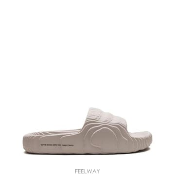 Adidas 26FW �Ƶ�ٽ� �Ƶ��� 22 ������ HQ4670 BROWN Grigio26FW �Ƶ�ٽ� �Ƶ��� 22 ������ HQ4670 BROWN Grigio