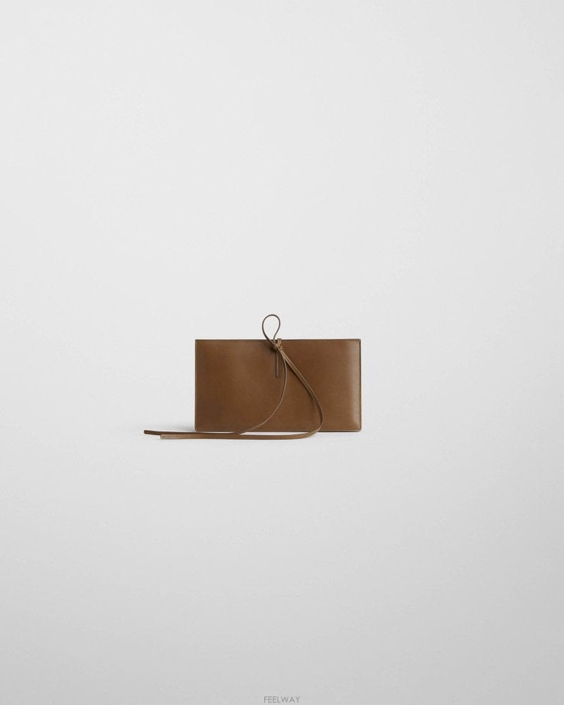 | Other Brand | PHOEBE PHILO CONCERTINA ���� Ŭ��ġ EB14LT B0712503548PHOEBE PHILO CONCERTINA ���� Ŭ��ġ EB14LT B0712503548