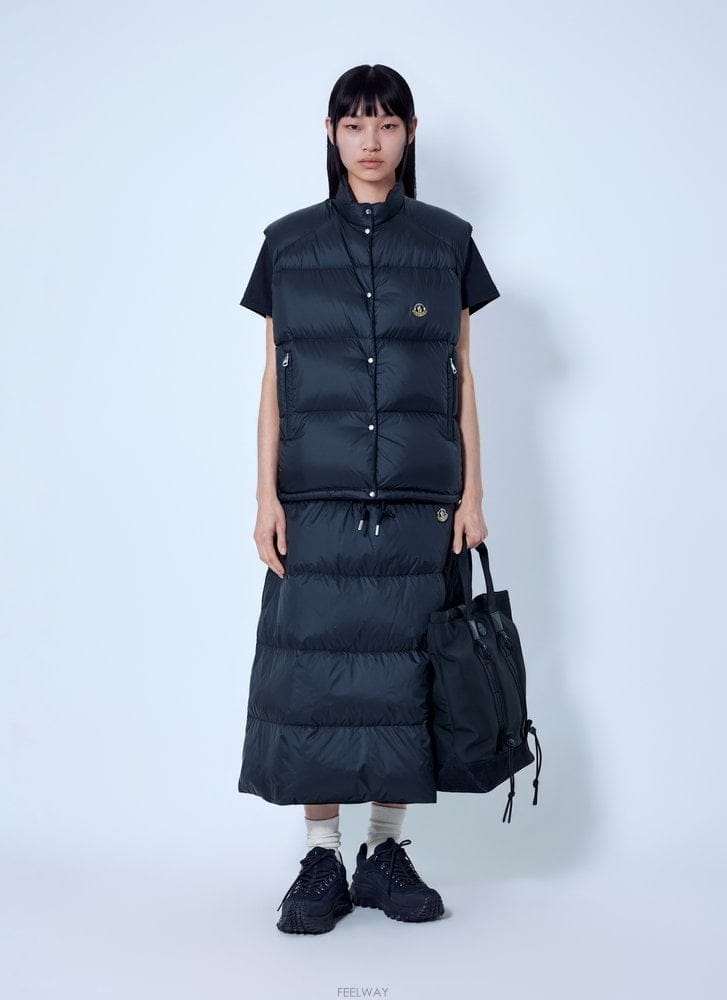 Moncler 26 F/W ��Ŭ���� �������� �� Ʈ�� �е� �̵� ��ĿƮ L2093  B011250379426 F/W ��Ŭ���� �������� �� Ʈ�� �е� �̵� ��ĿƮ L209