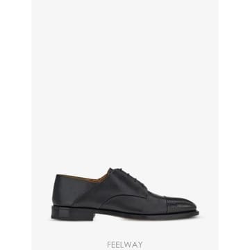 Ferragamo ���Ϲ�� ��󰡸� perforated detail cap toe derby shoes���Ϲ�� ��󰡸� perforated detail cap toe derby shoe