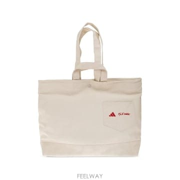 26 FW 아디다스 X 타이렐 윈스턴 로고 자수 토트 백 KR3498 TP460096198