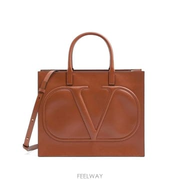 26 FW 발렌티노 가라바니 VLogo Walk calfskin shopping bag WB0H22ZLB T
