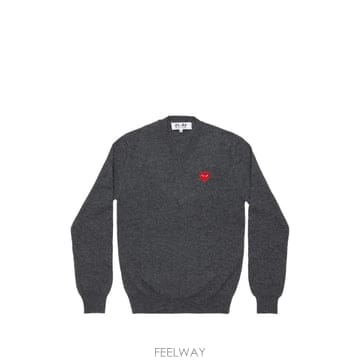 26 FW 꼼데가르송 heart patch V neck sweater AXN80105134 TP4600592