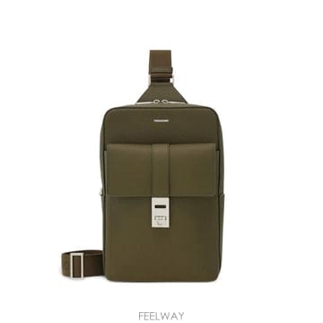 26 FW 페라가모 허그 버클 슬링 백 795280 TP456564565