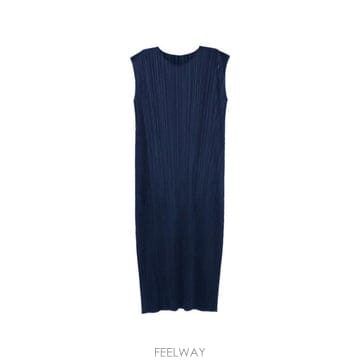 Issey Miyake 26FW �ø����ø��� �̵� ���ǽ� PP68JH135 76 NAVY BLUE26FW �ø����ø��� �̵� ���ǽ� PP68JH135 76 NAVY BLUE