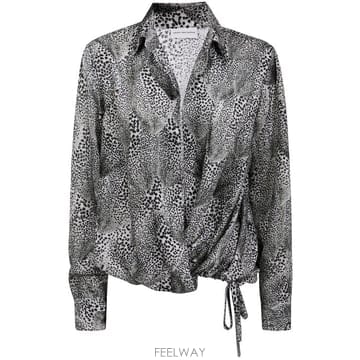 Dries Van Noten 25SS �帮�� �� ��ư ����콺 251 010702 1418 900 BLACK25SS �帮�� �� ��ư ����콺 251 010702 1418 900 BLACK
