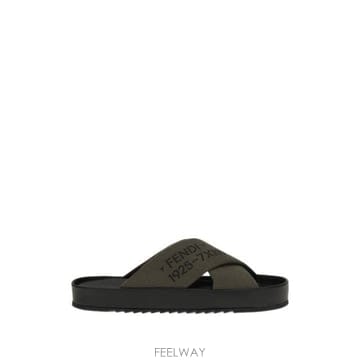 FENDI 26FW ��� ���� 7X1979B1RH F1Y25 V MILITARE NERO26FW ��� ���� 7X1979B1RH F1Y25 V MILITARE NERO